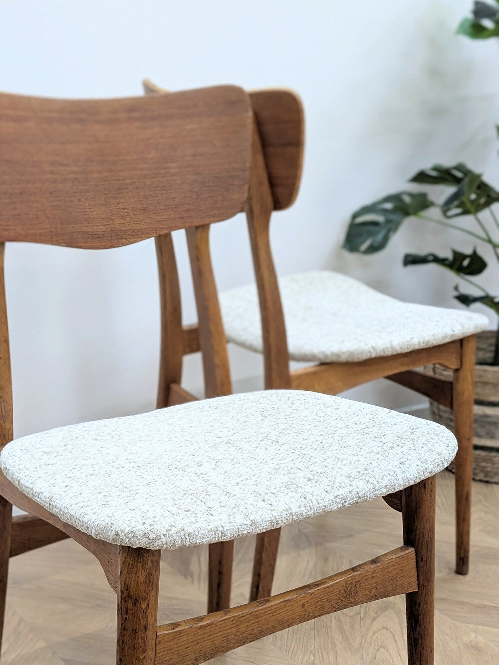 2 Scandinavian chairs