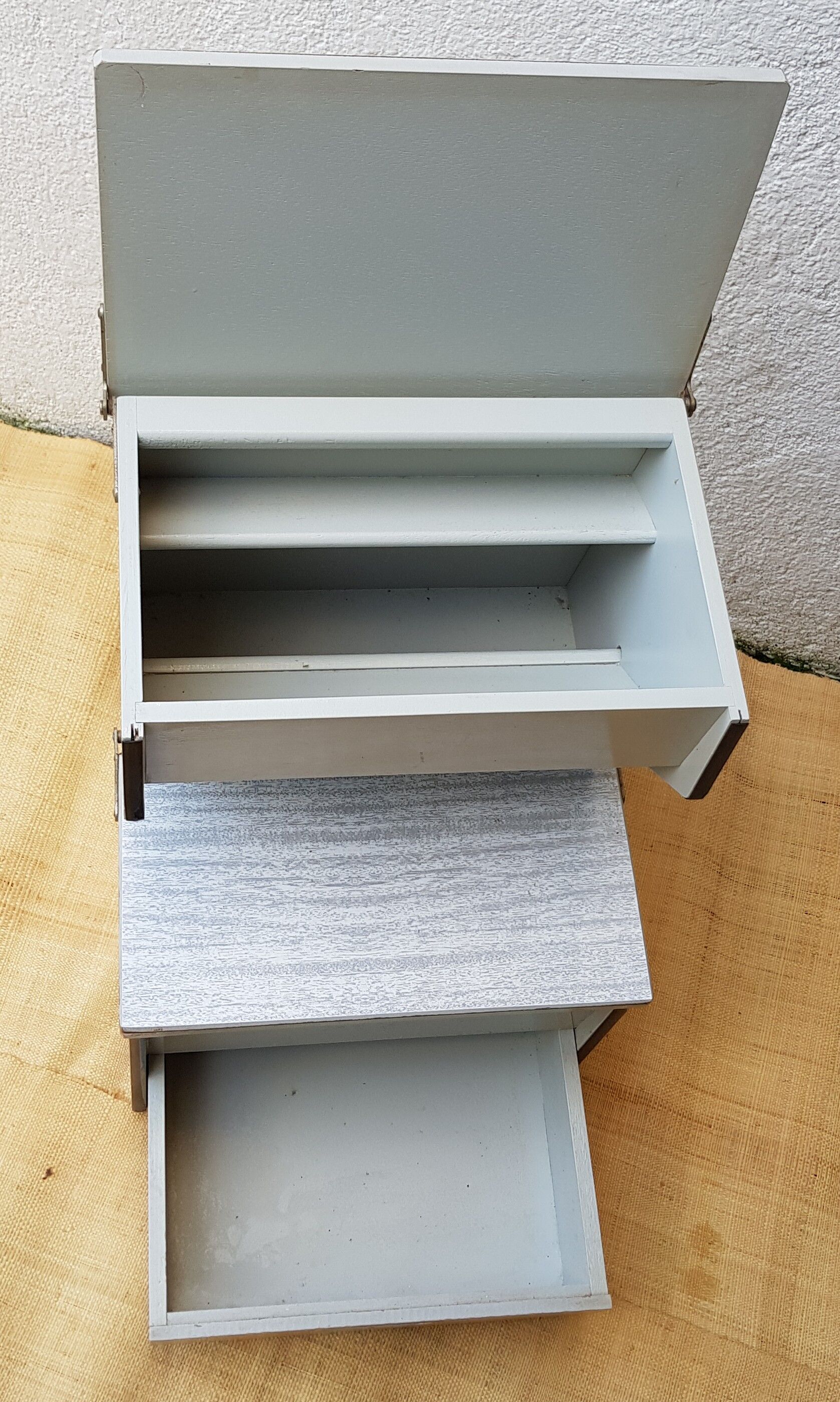 Storage stepladder