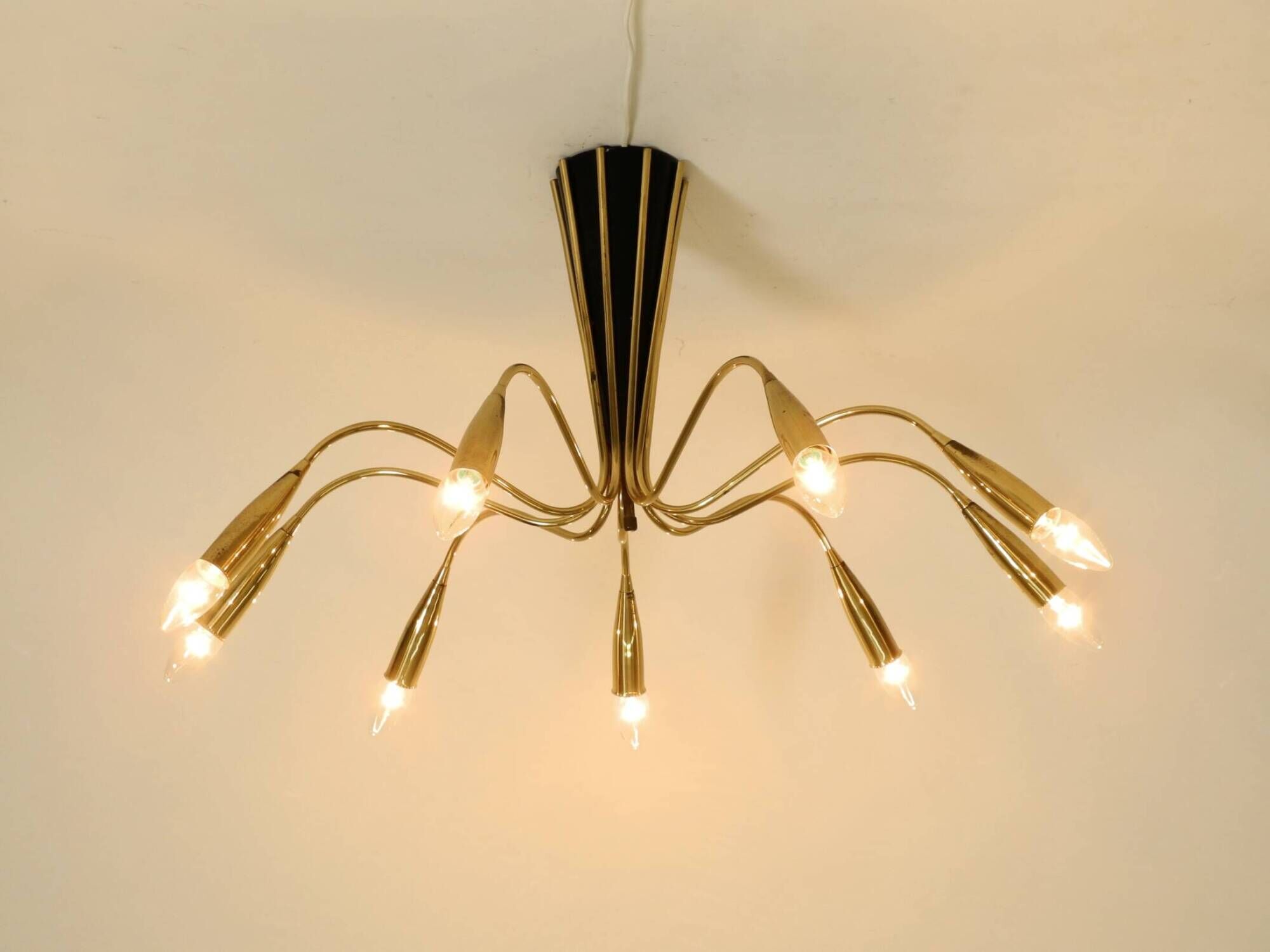 Beautiful large 9-arm Mid-Century Modern brass Sputnik ceiling lamp