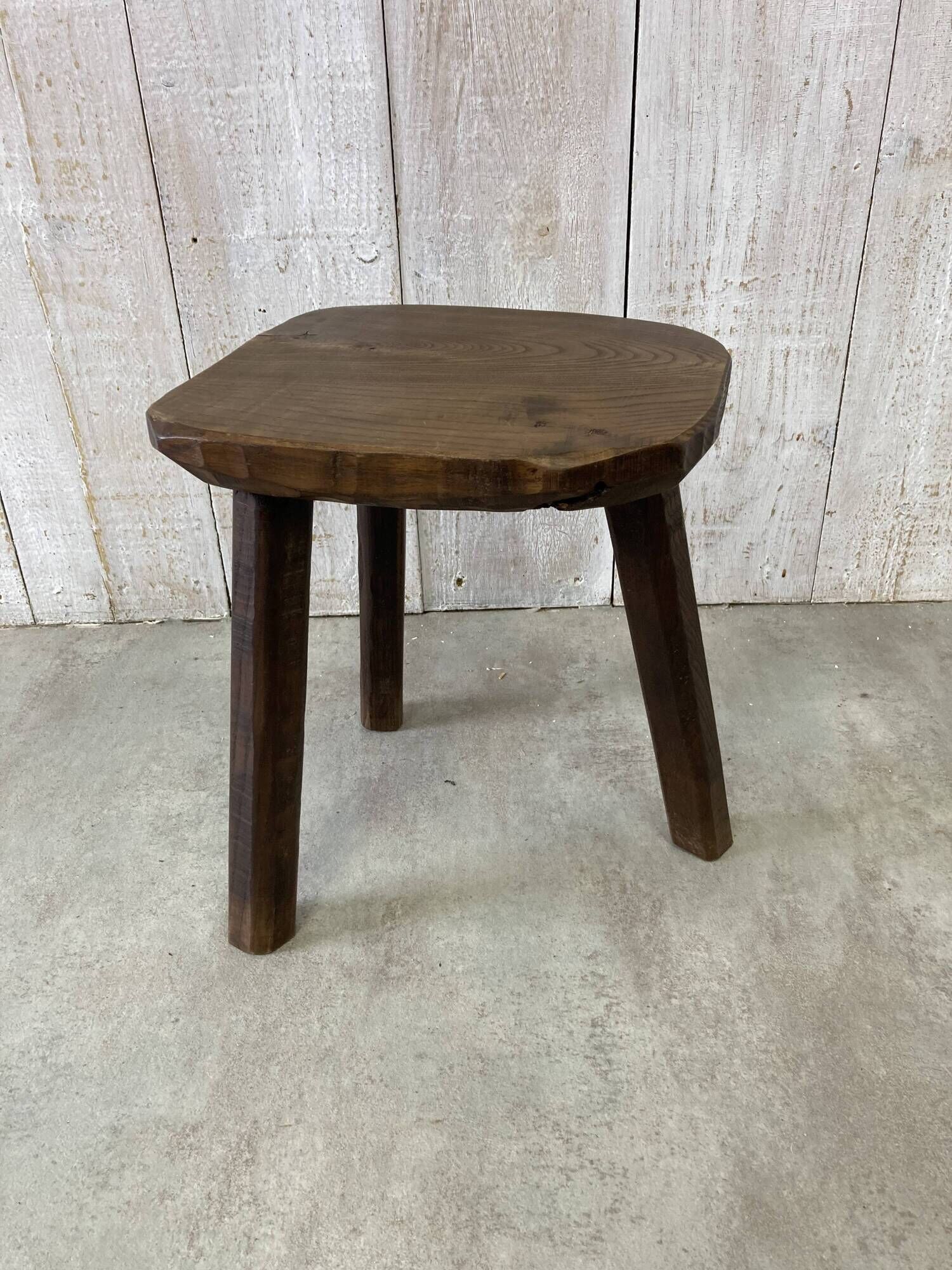 Tripod stool