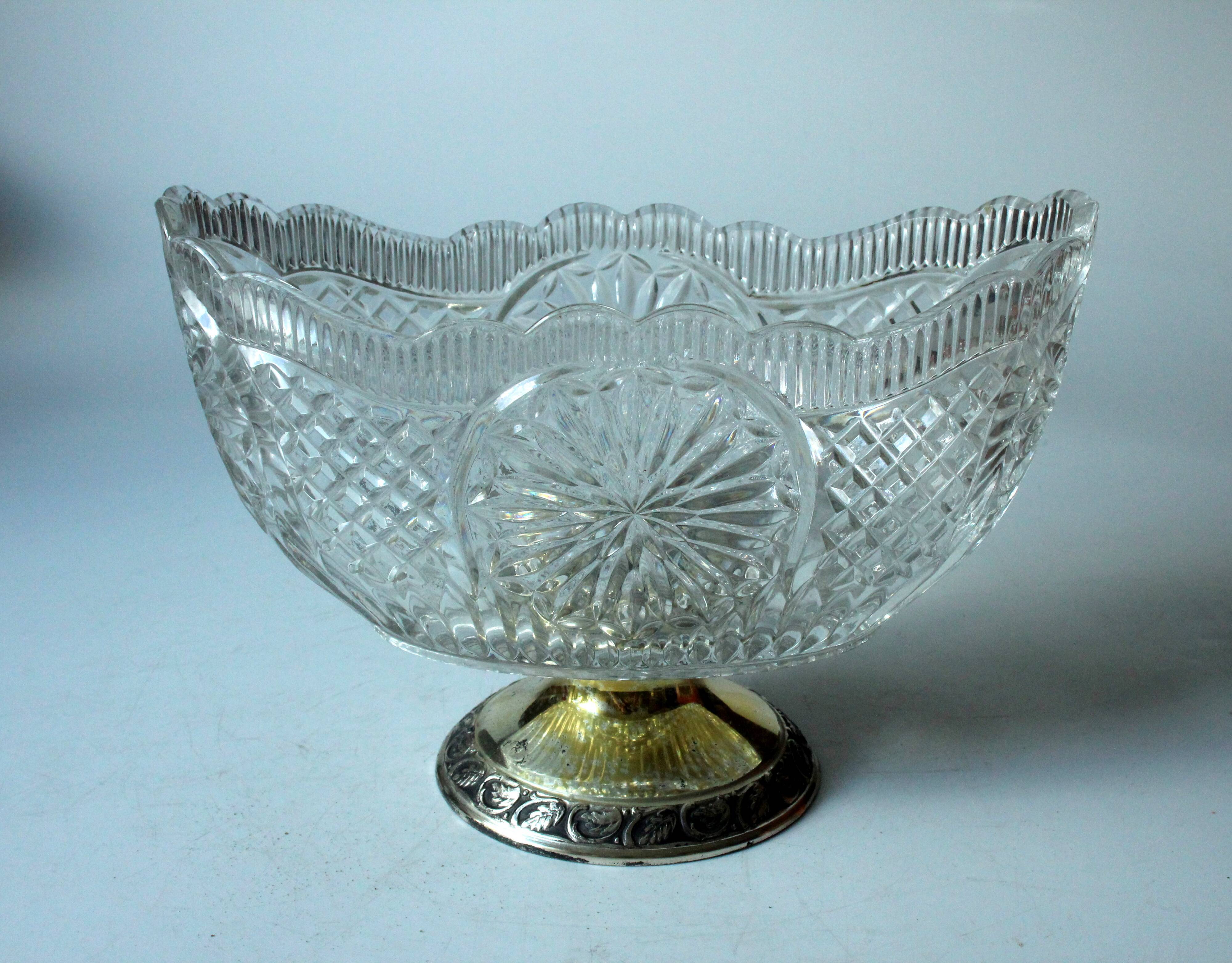 Bol de service Art Déco des années 1930, bol de fruits en verre dépression avec un pied plaqué argent