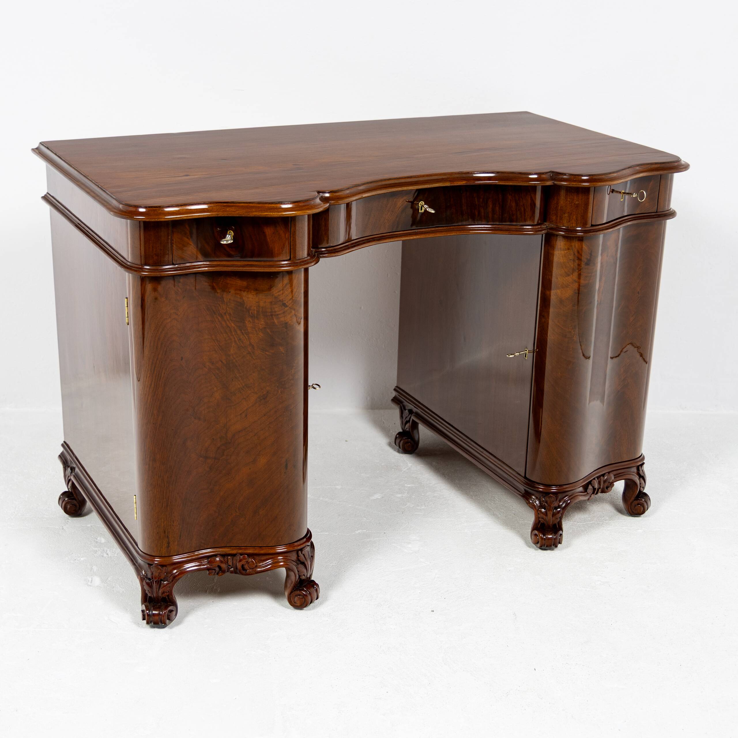 Small lady's desk Louis-Philippe in walnut 1840-1860