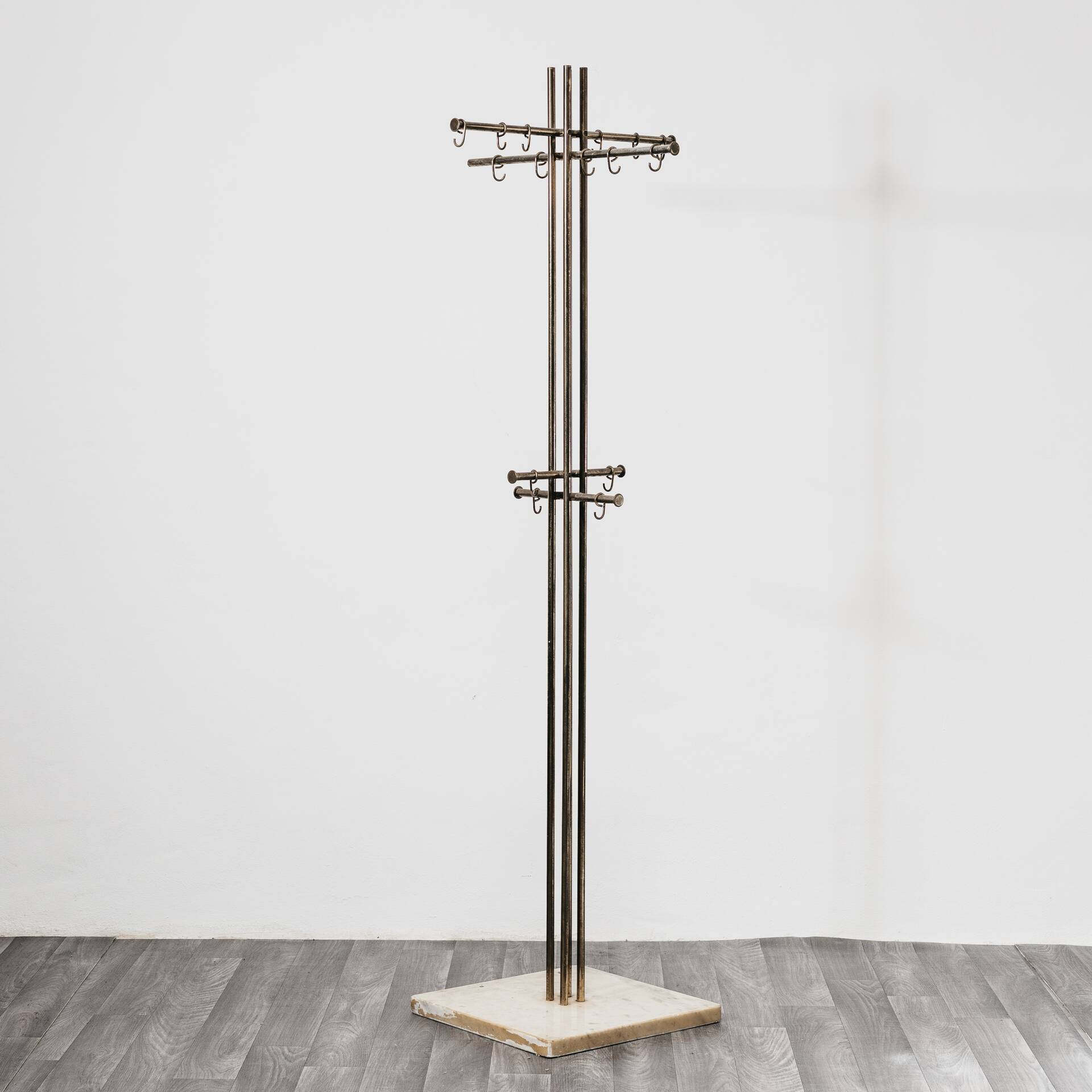 Porte-manteau moderniste en marbre et laiton Renato Zevi Metalarte