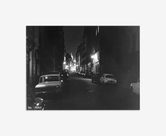 Photographie vintage rue Pigalle Paris 1965