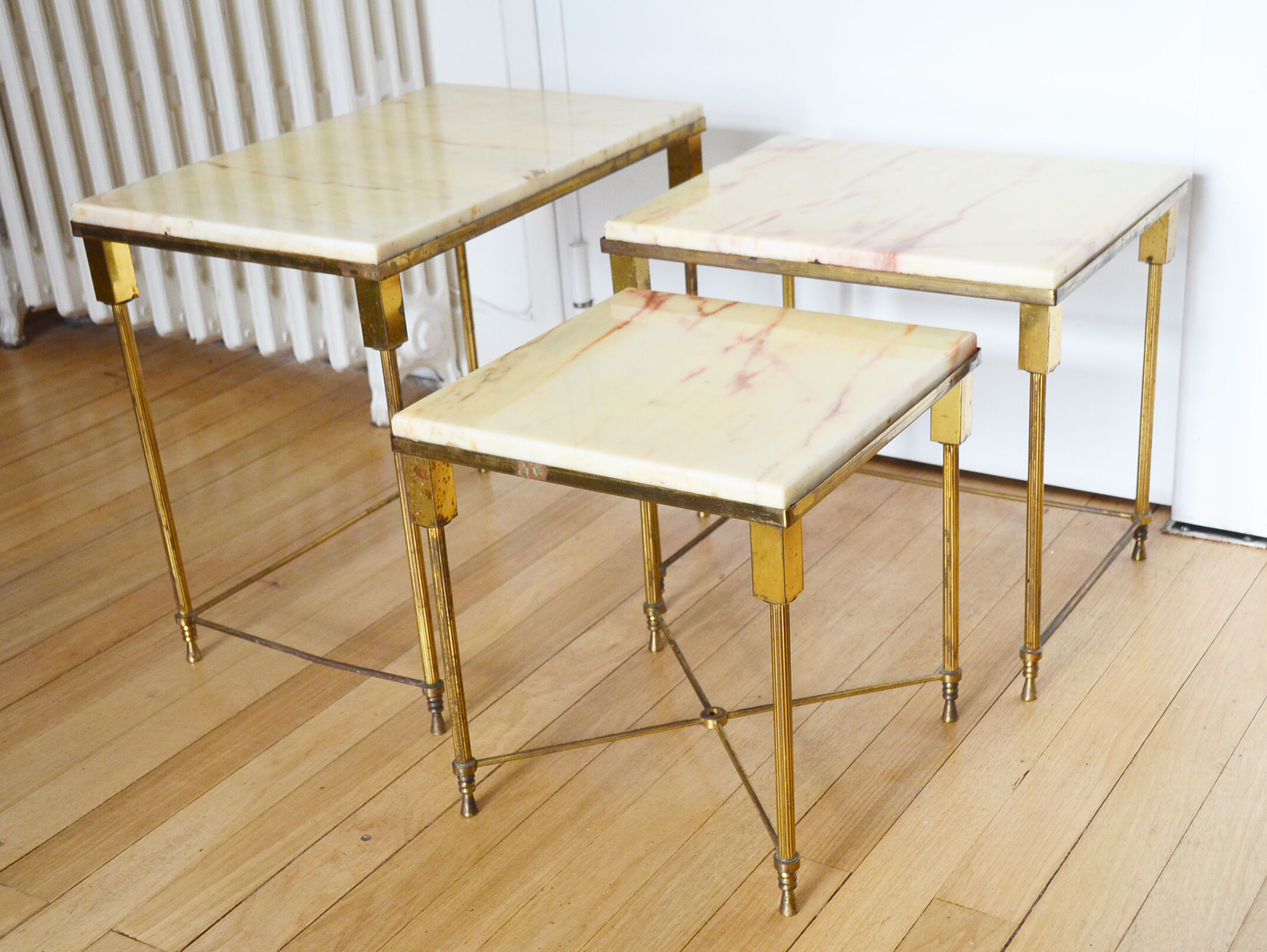 Tables gigognes en marbre vintage