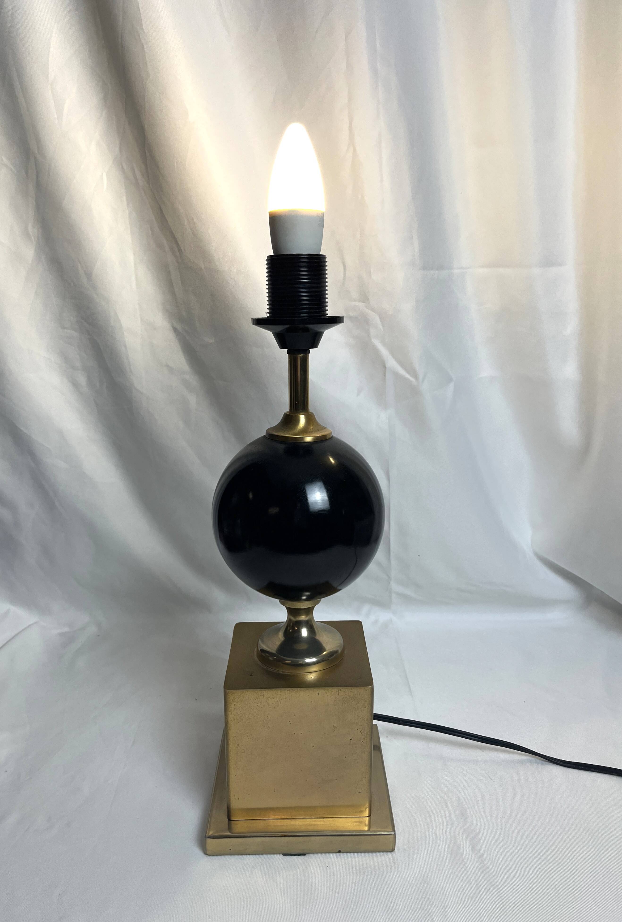 Vintage, lampe pied métal doré et laque noire abat-jour vers 1970