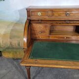 Bureau à cylindre époque Louis XVI en noyer
