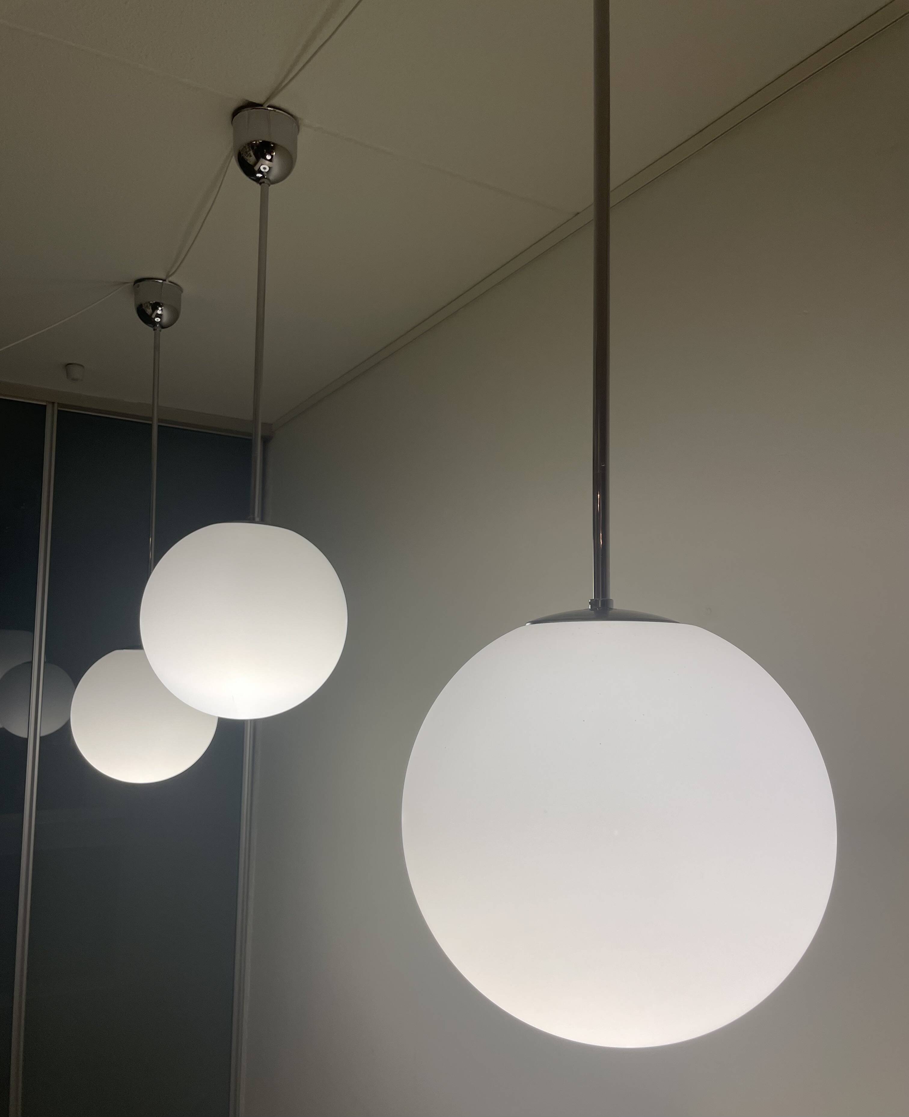 3 Giso ball pendant lights by Gispen