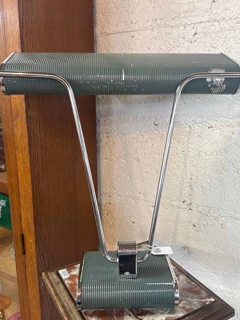 Vintage desk lamp – Art Deco style in chrome and green