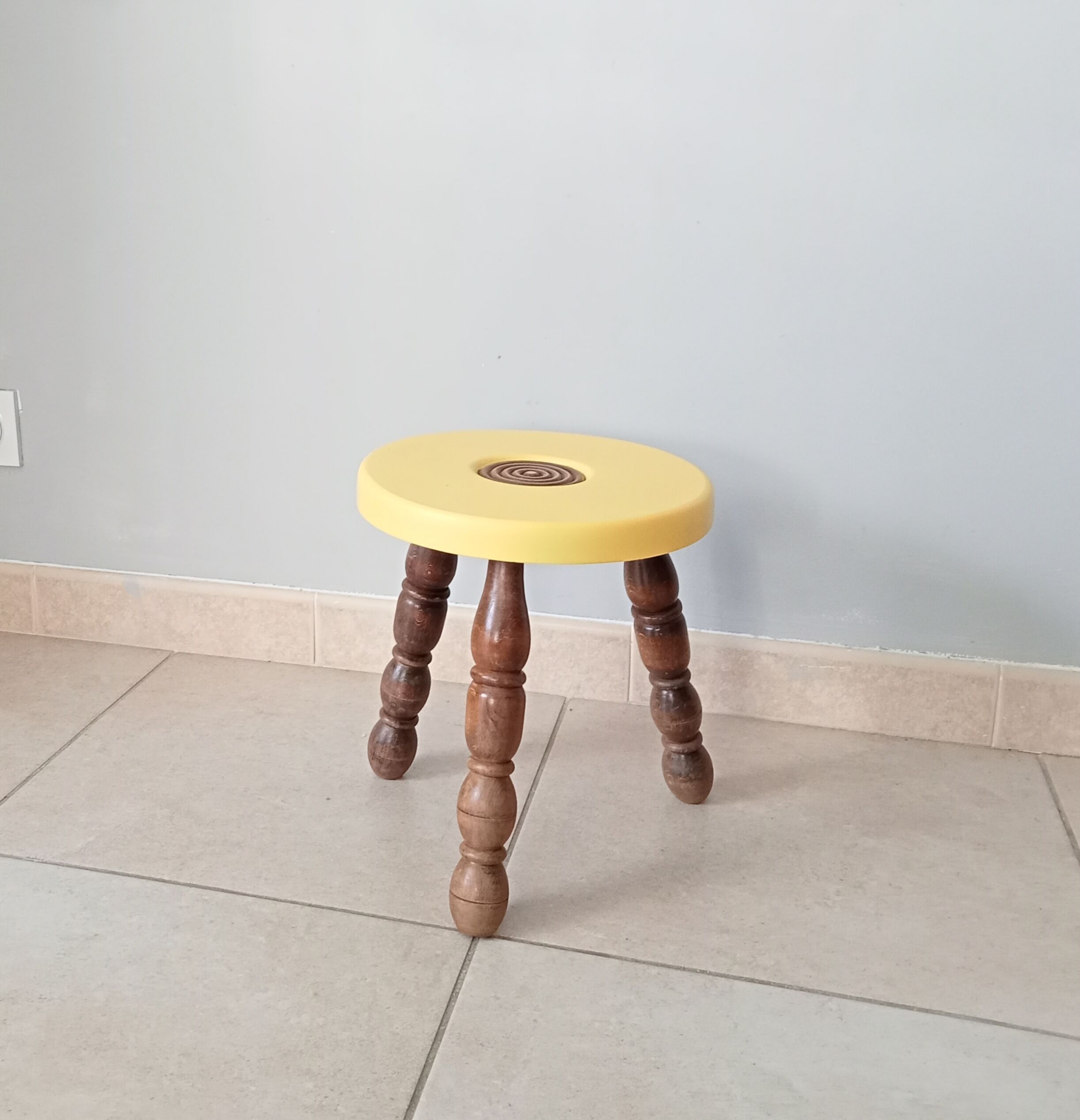 Vintage tripod stool 50s/60s
