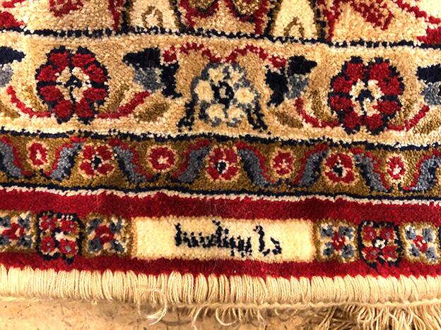 Wool carpets, cloisonné decorations of birds and gardens, mechanical weaving. New condition.