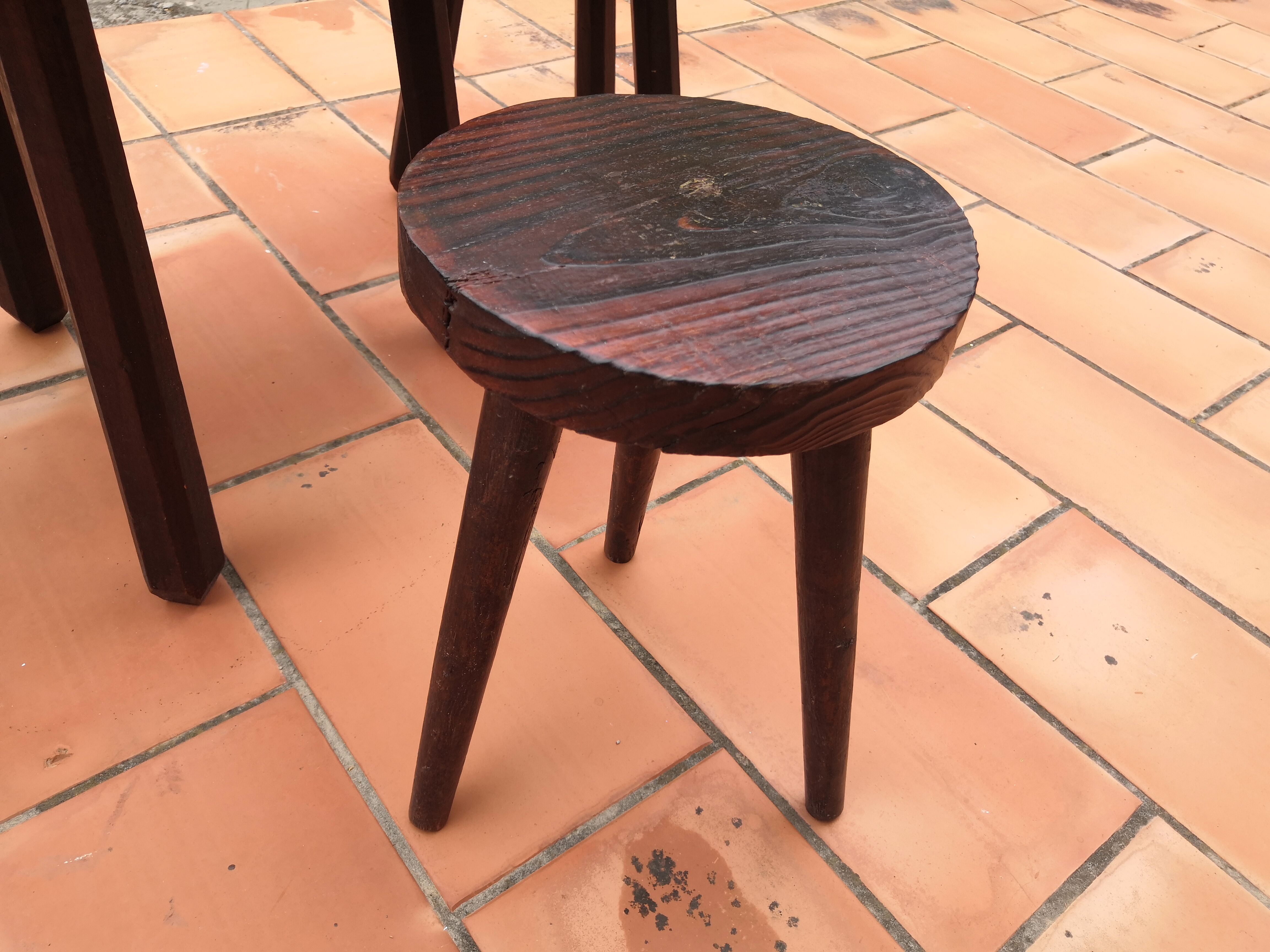 Living room wood feet tripod 70s