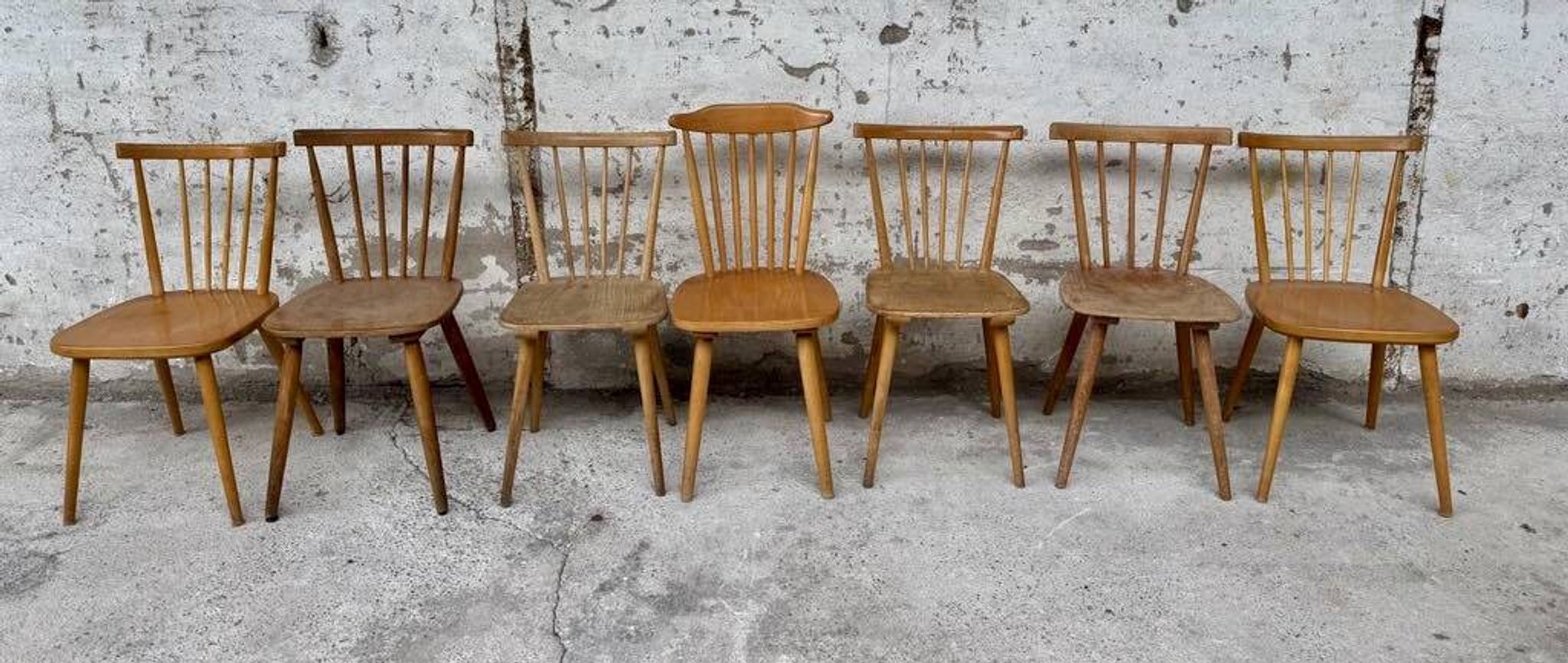 Série Lot de 7 anciennes chaises bistrot