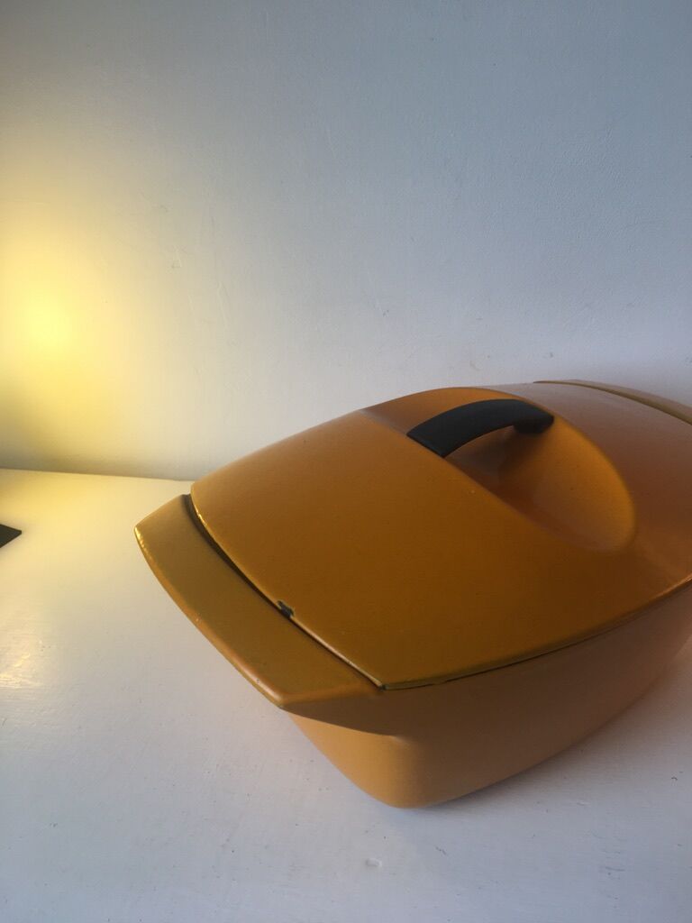 Cocotte orange Le Creuset "La Coquelle" by Raymond Loewy