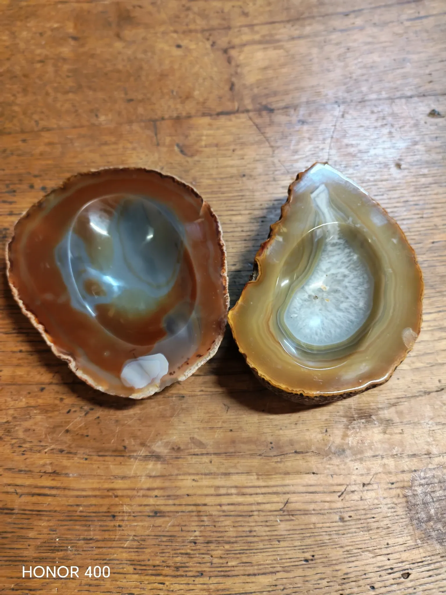 Pair of vintage 1970s polished natural agate catchalls.