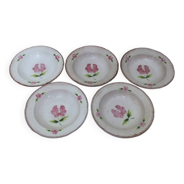 5 assiettes creuses en grès