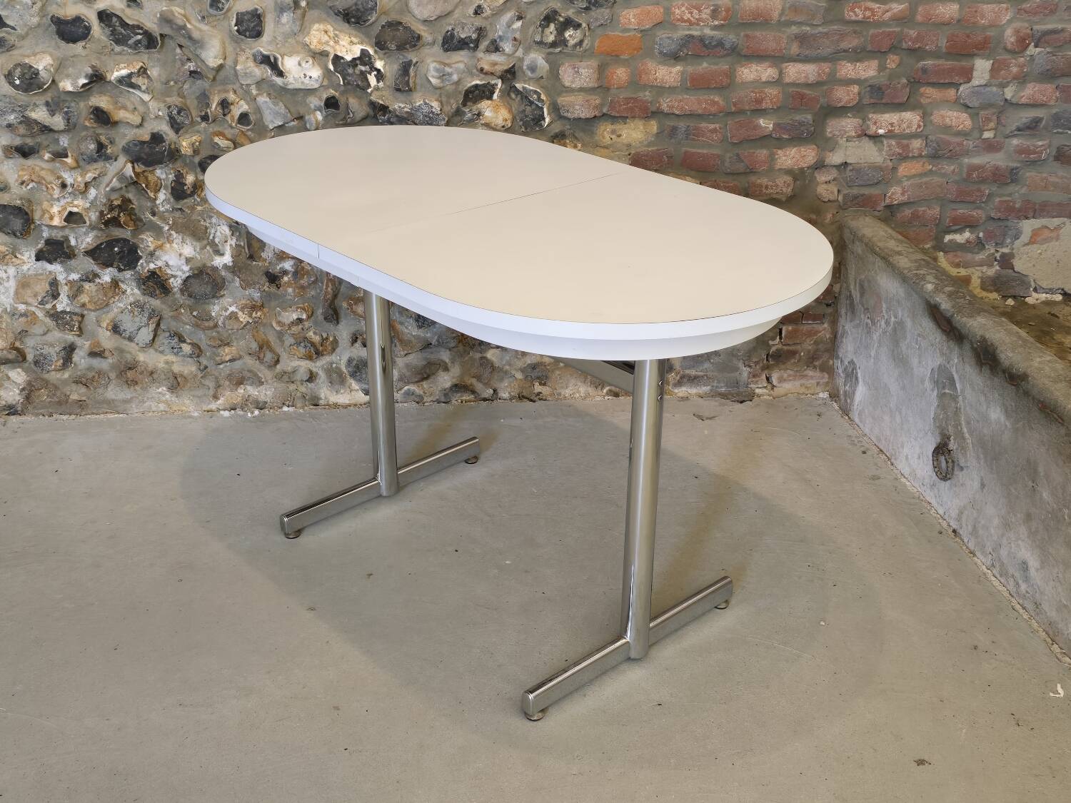 Oval table with central extension LAFA 1970s