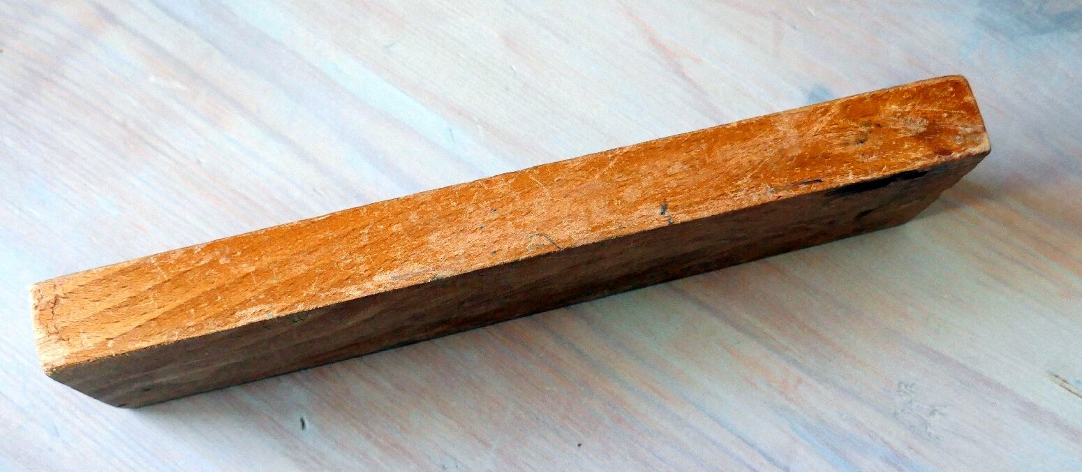 Plumier en bois décoré