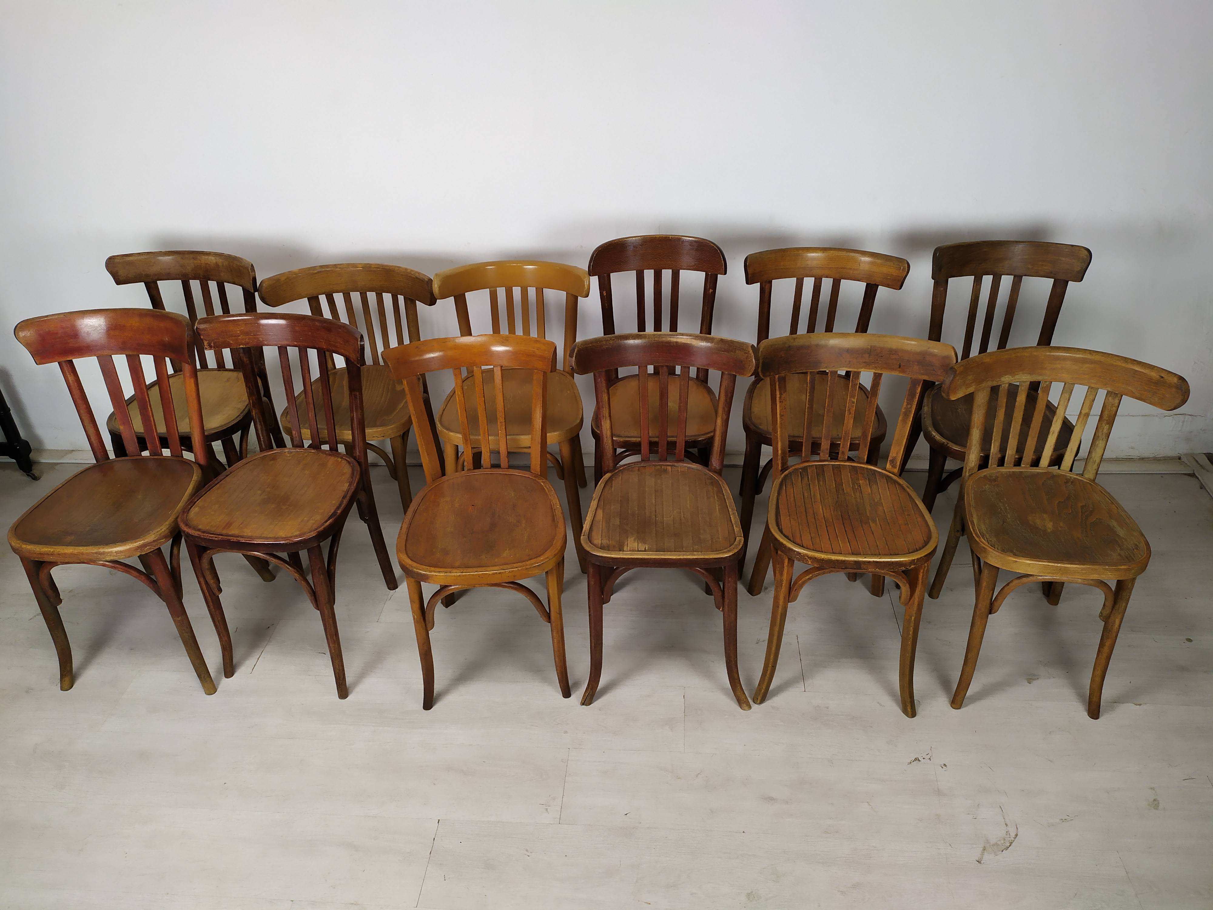 Lot de 12 chaises bistrot