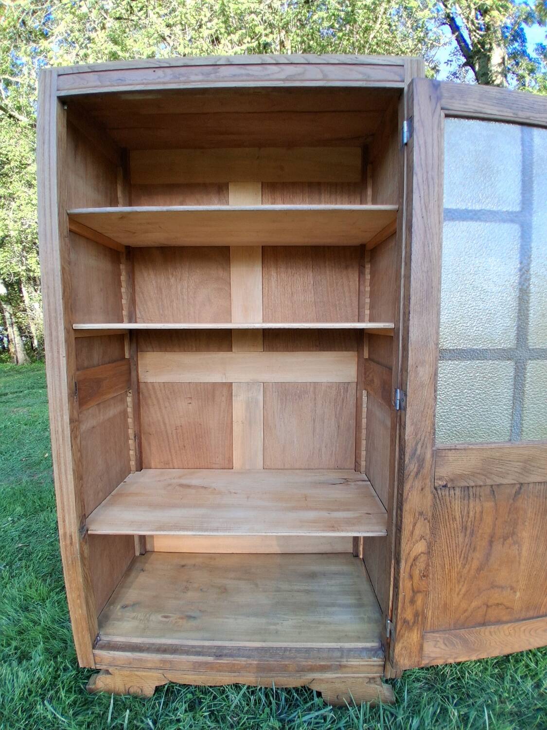 Glass-fronted hosiery cabinet