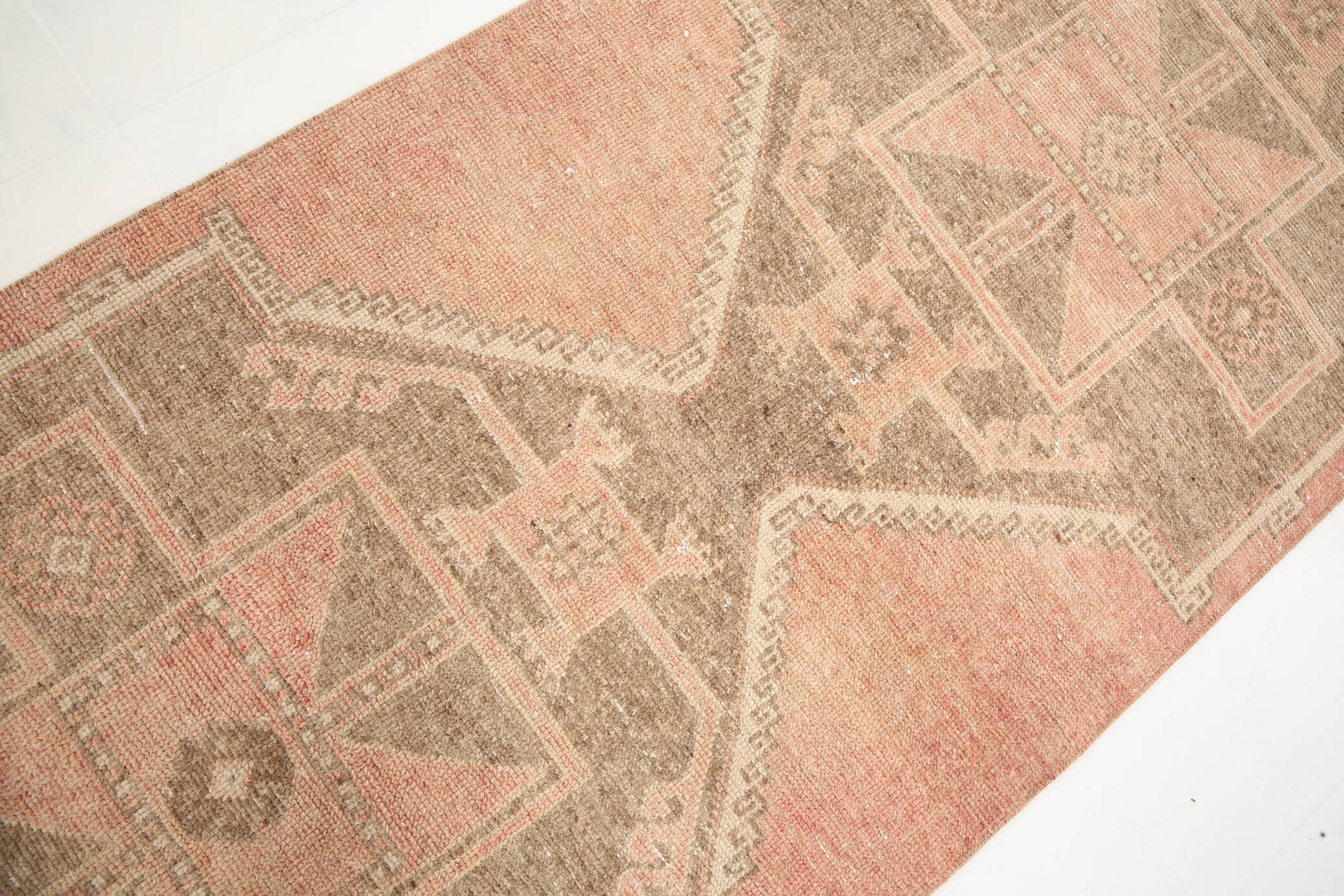 3x9 Vintage Pale Red & Brown Aesthetic Turkish Runner Rug, 91x291Cm