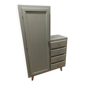 Meuble asymétrique