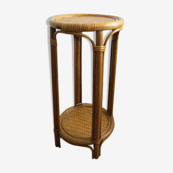 Side table plant holder in rattan and wicker