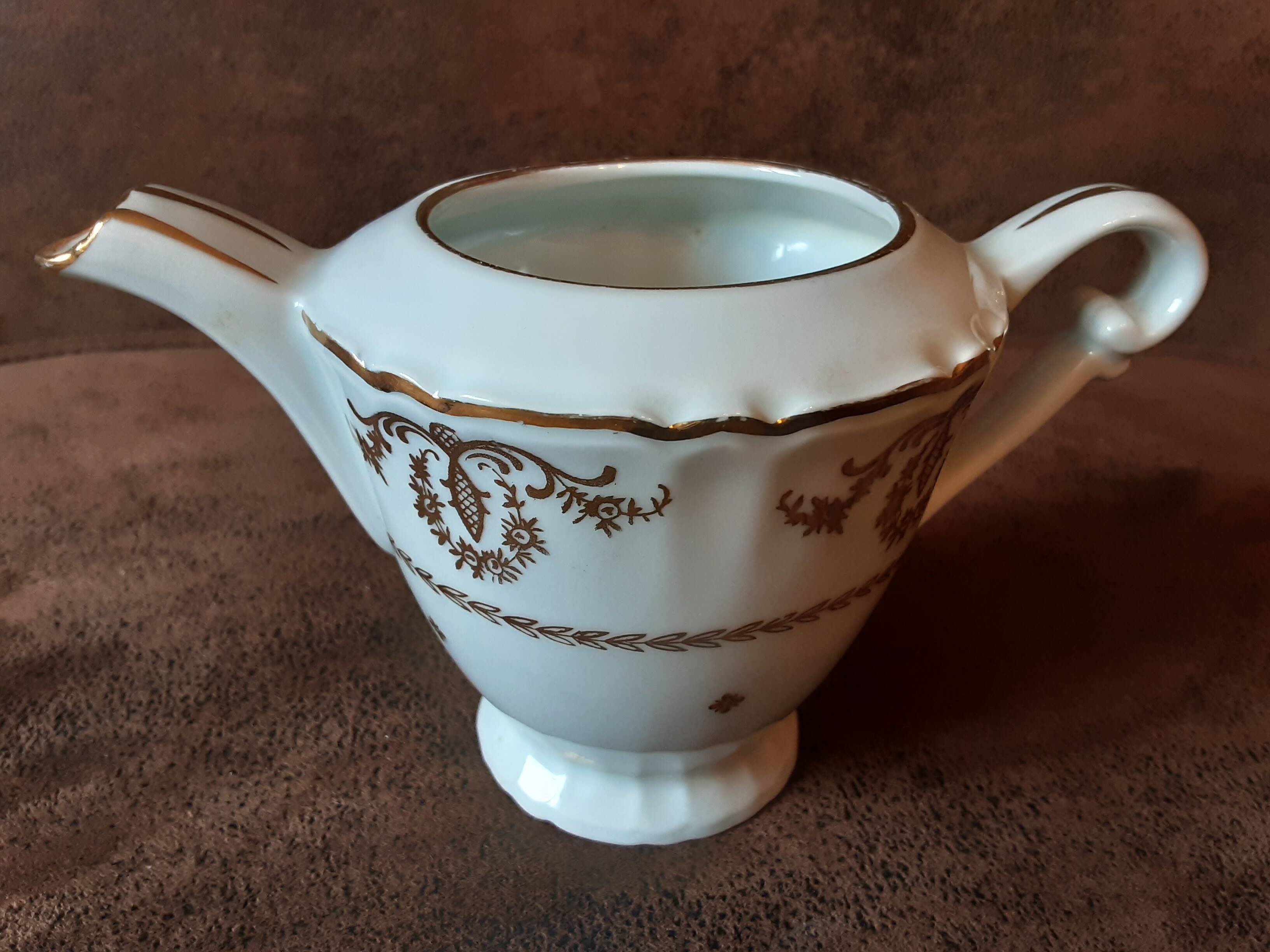 Luxury porcelain milk jug from the National Company