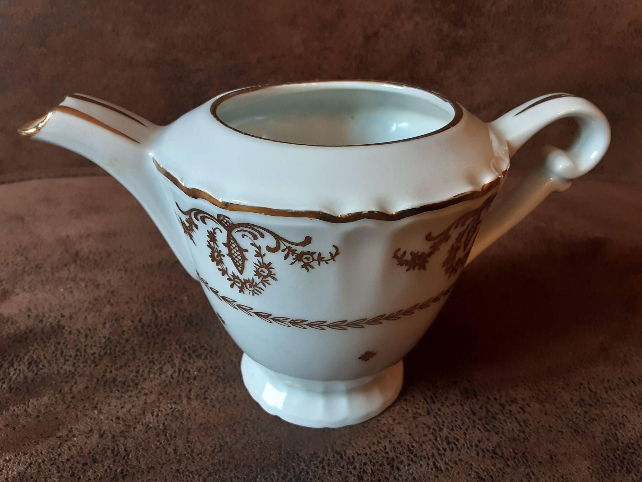 Luxury porcelain milk jug from the National Company