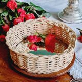 Woven wicker mirror tray