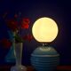 Lampe à poser vintage en opaline bleu et blanche