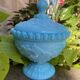 Bonbonnière or sugar bowl in turquoise opaline portieux with stylised dragon decoration.