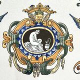 Plat ancien Gien - XIXe – Faïence Renaissance italienne – Décor grotesque et allégorique, 26,5 cm