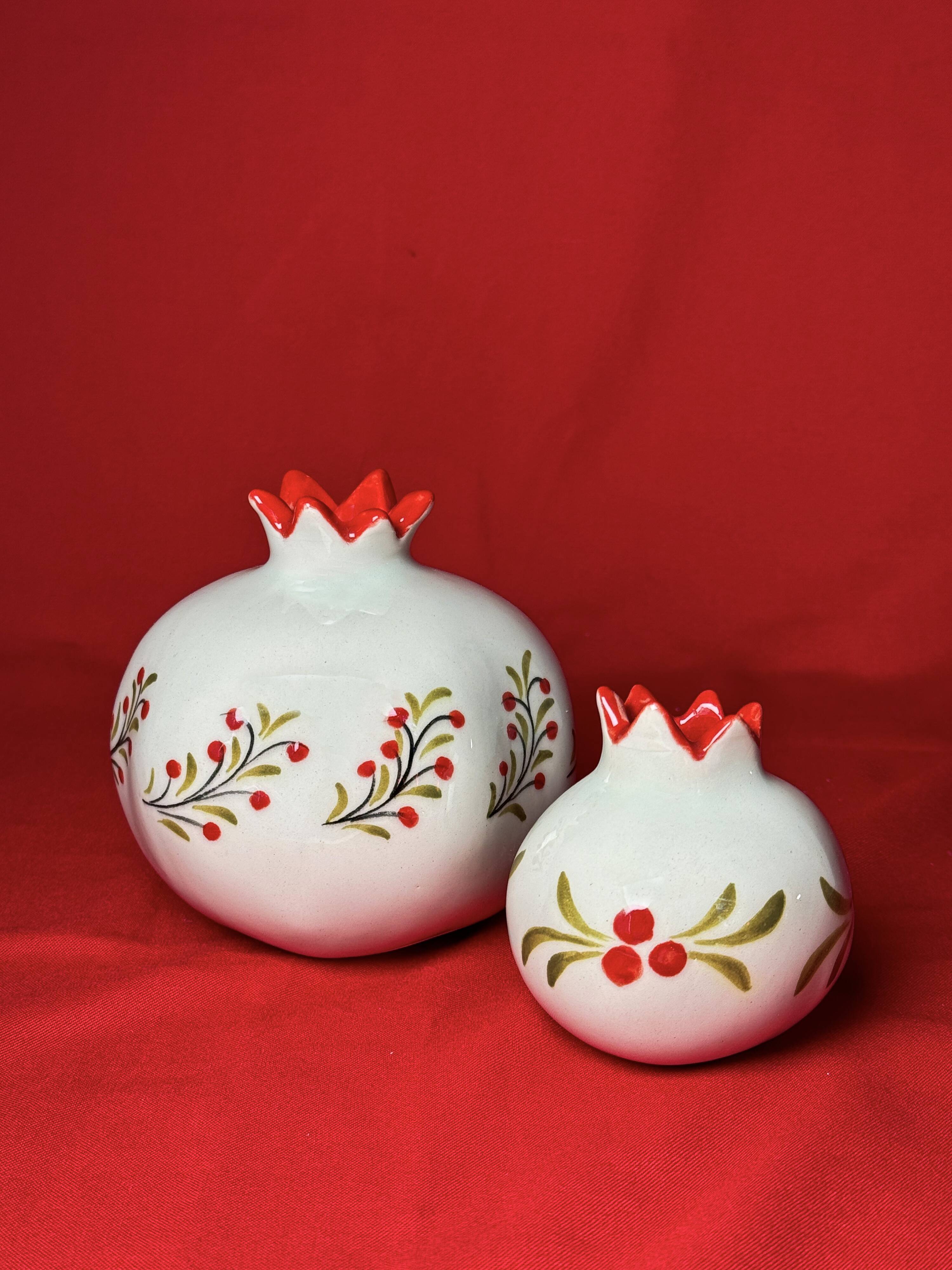 Mini Iznik Ceramic Vase Christmas