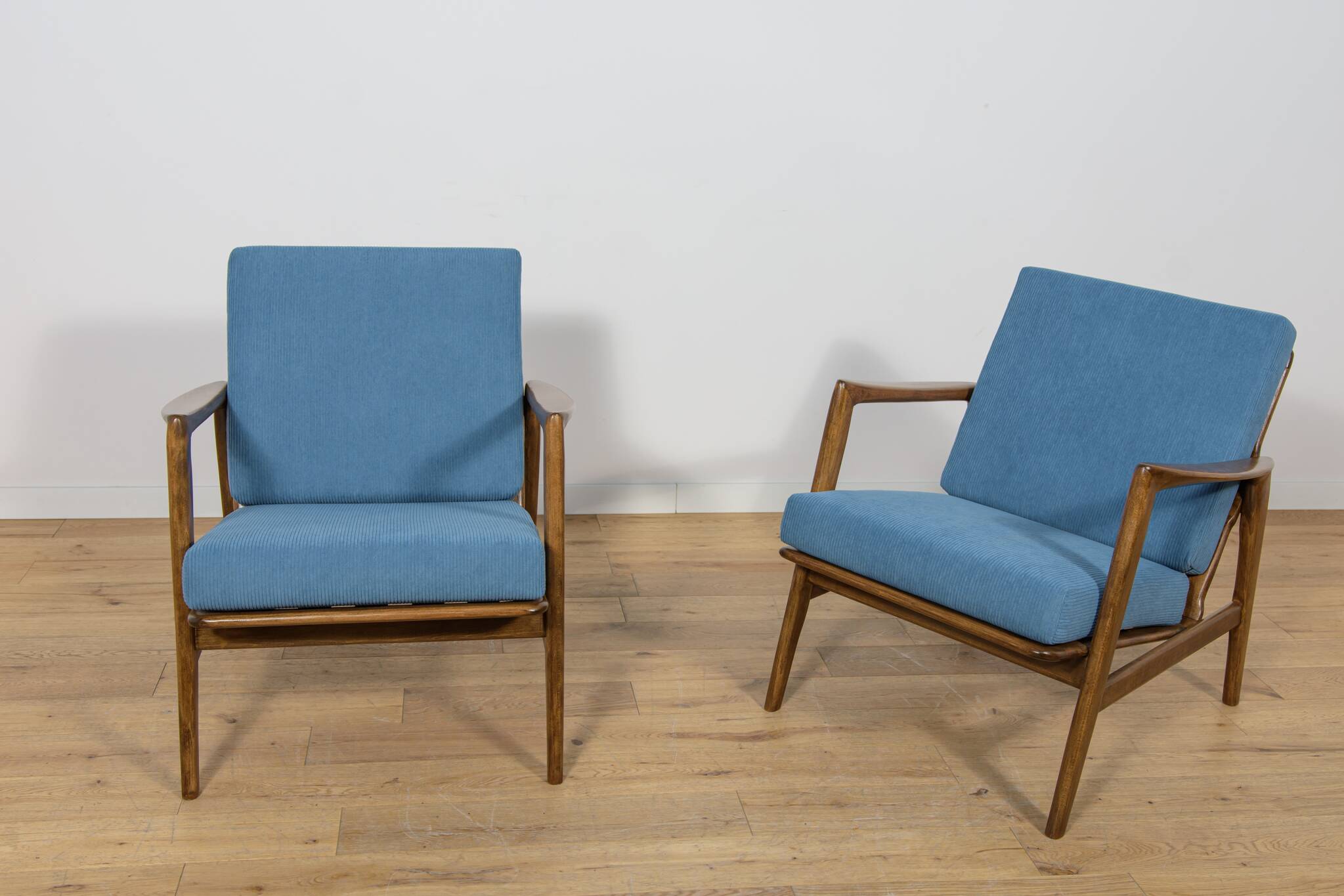 Model 300-139 Armchairs from Swarzędz Factory, Poland, 1960s, Set of 2