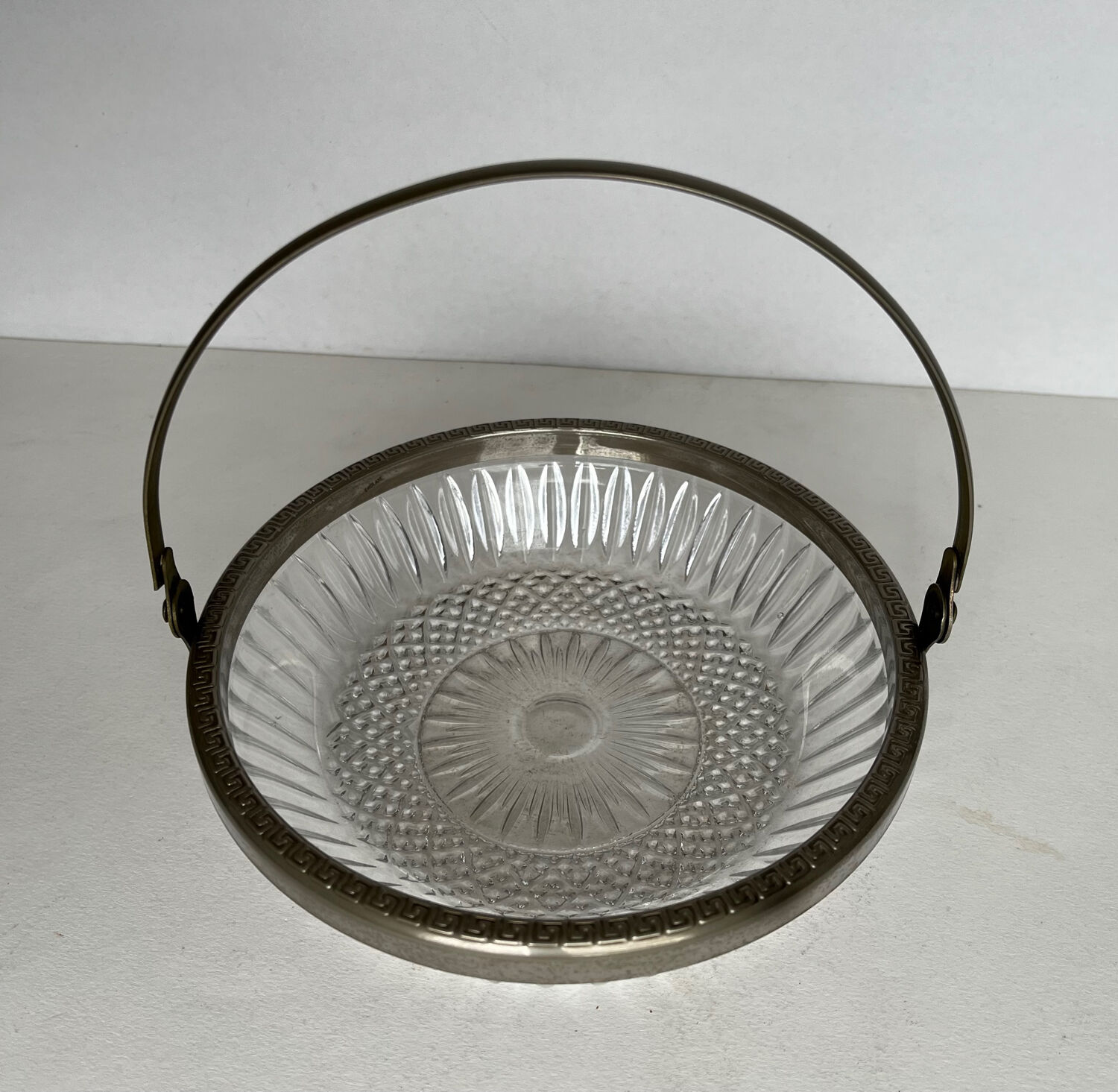 Empty cup glass pockets