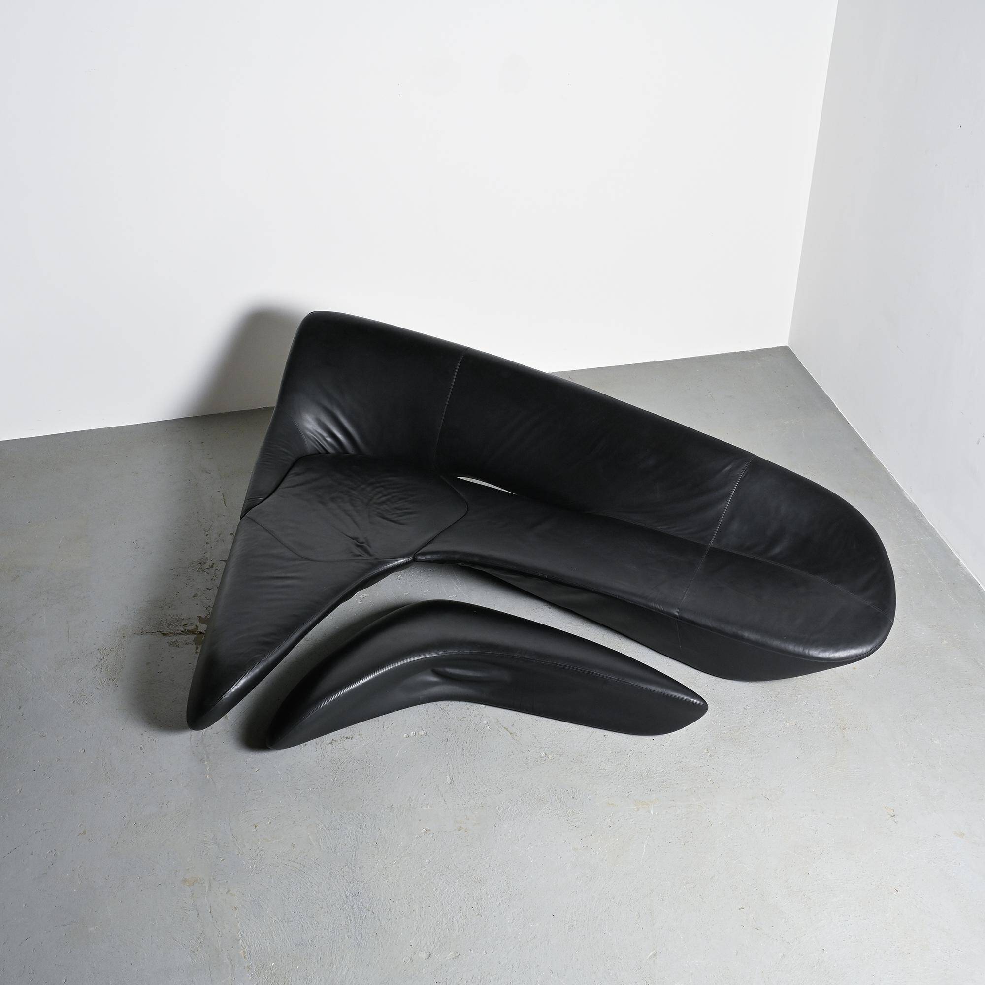 "Moon System" canapé in black leather, Zaha Hadid for B&B Italia, 2007