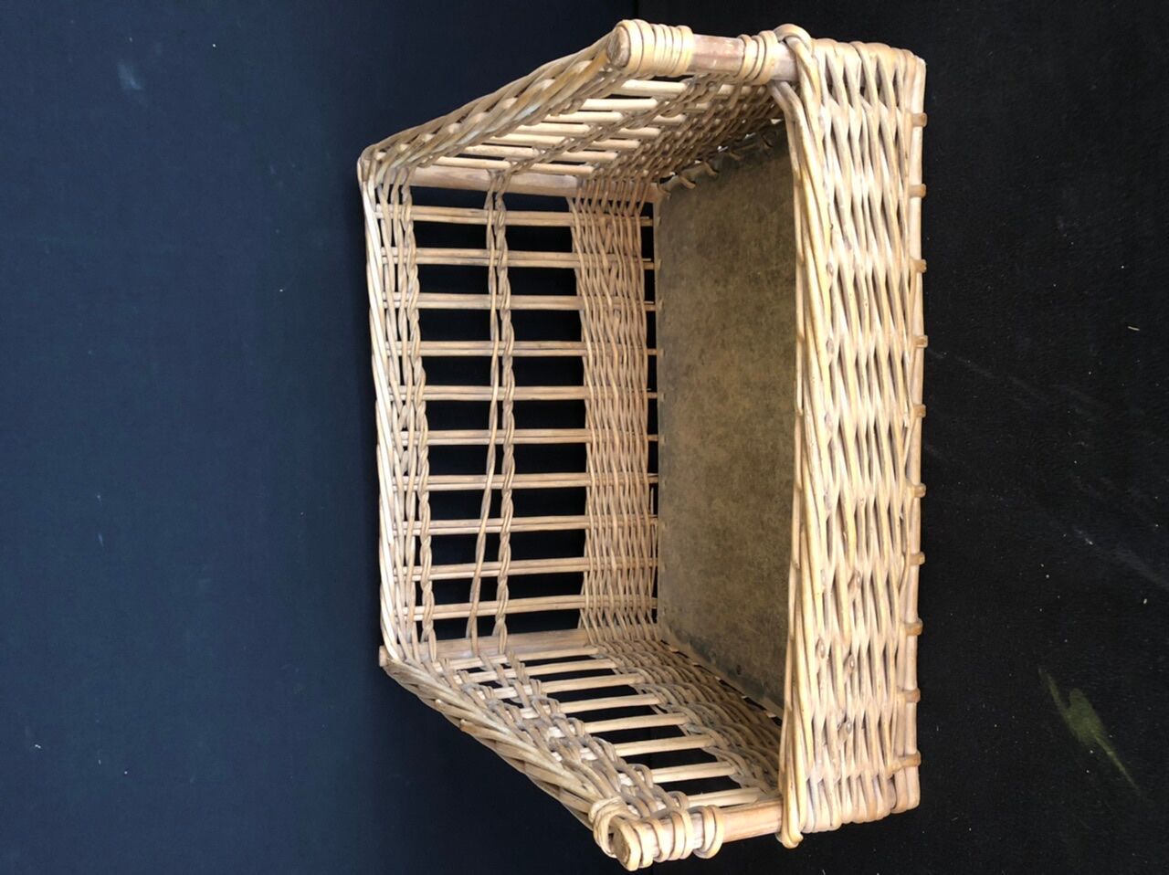 Wicker baker's basket