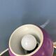 Lampe de bureau vintage violette en forme de globe oculaire de l'ère spatiale