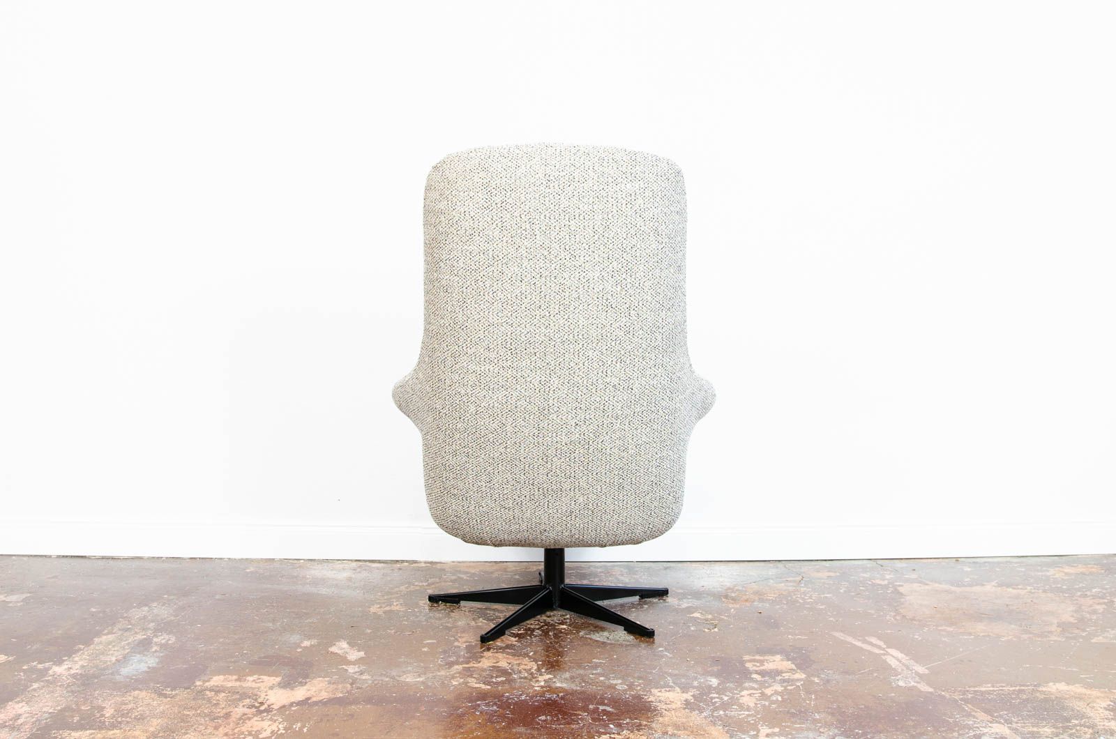 F 015 swivel armchair by Lubusie Fabryki Mebli 1970's