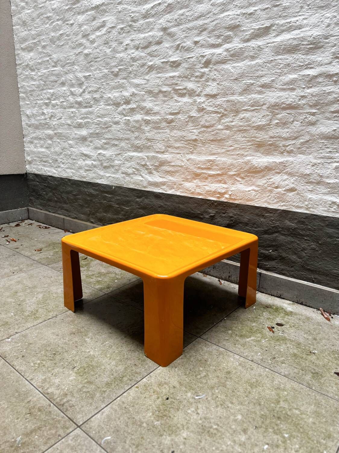 Amanta coffee table by Mario Bellini for C&B Italia