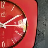 Formica vintage silent wall clock "Japy Electric Raspberry"