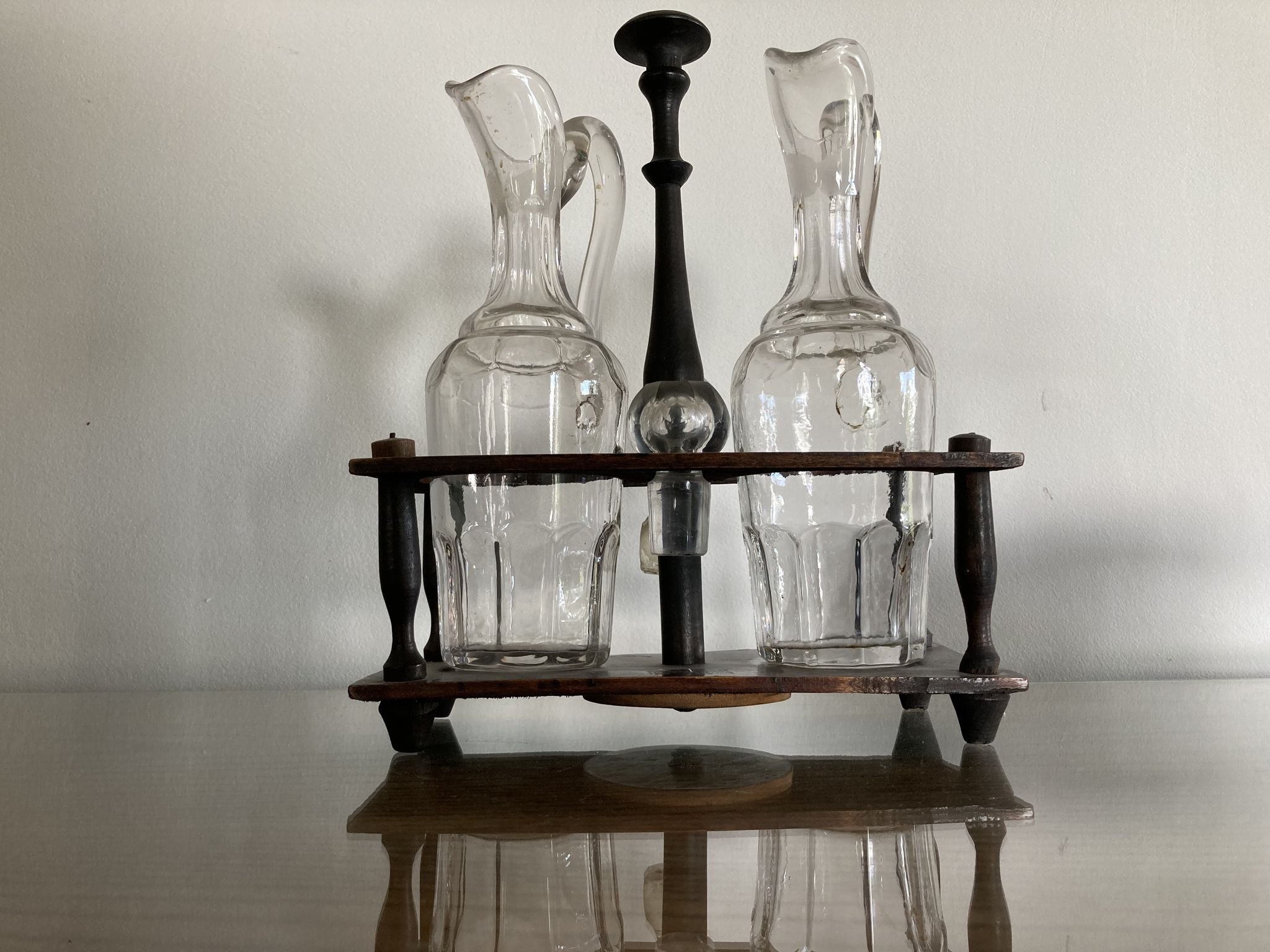 Servant oil and vinegar