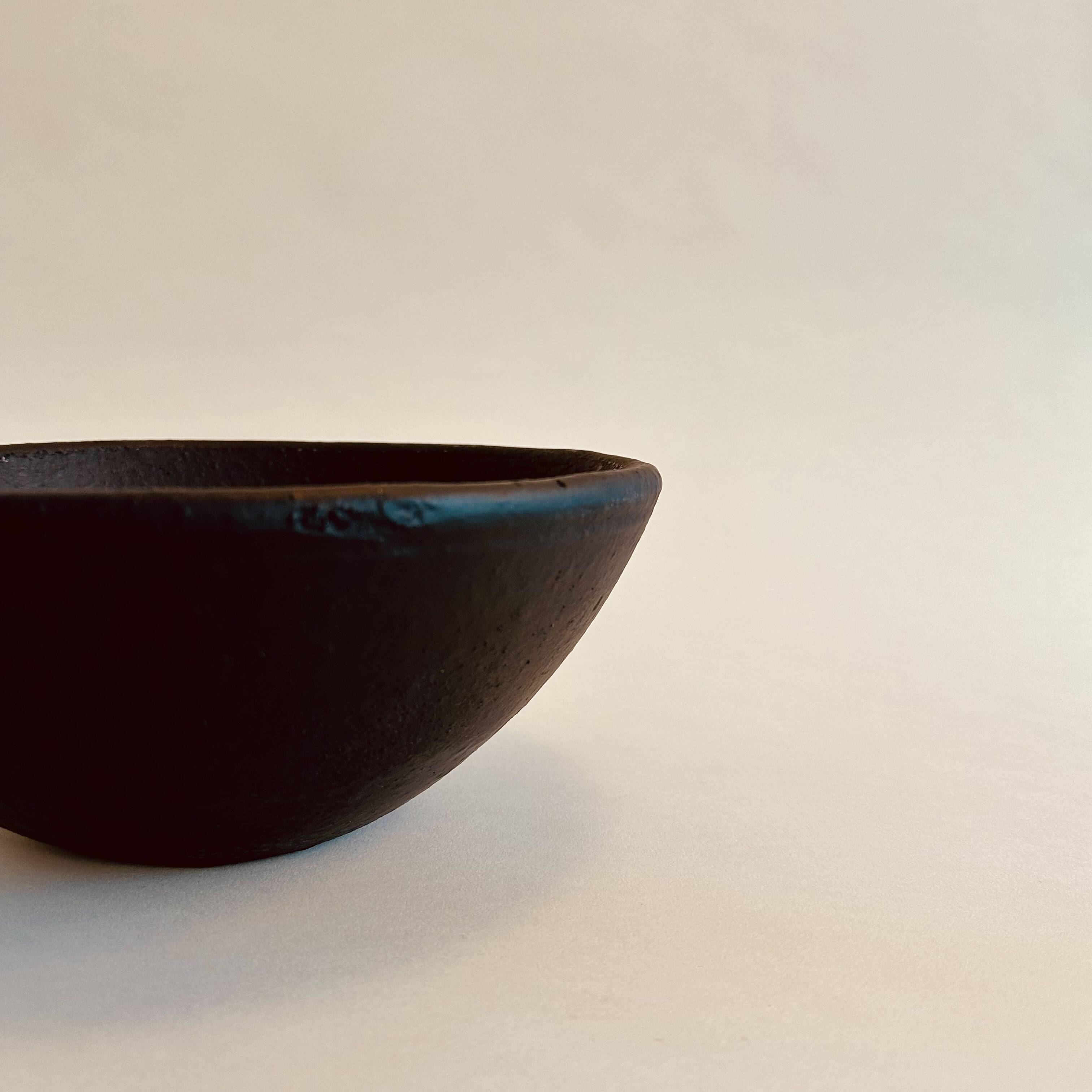Black ceramic salad bowl