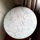 Table basse Holophane en marbre blanc