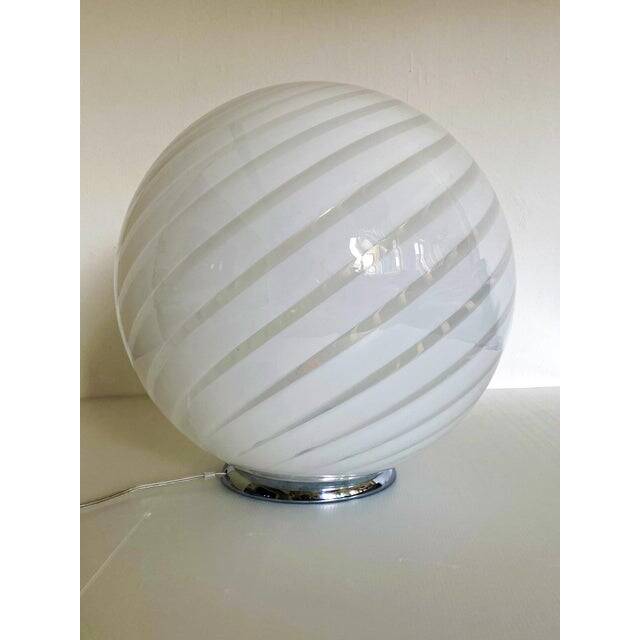Contemporary murano spiral white murano glass table lamp