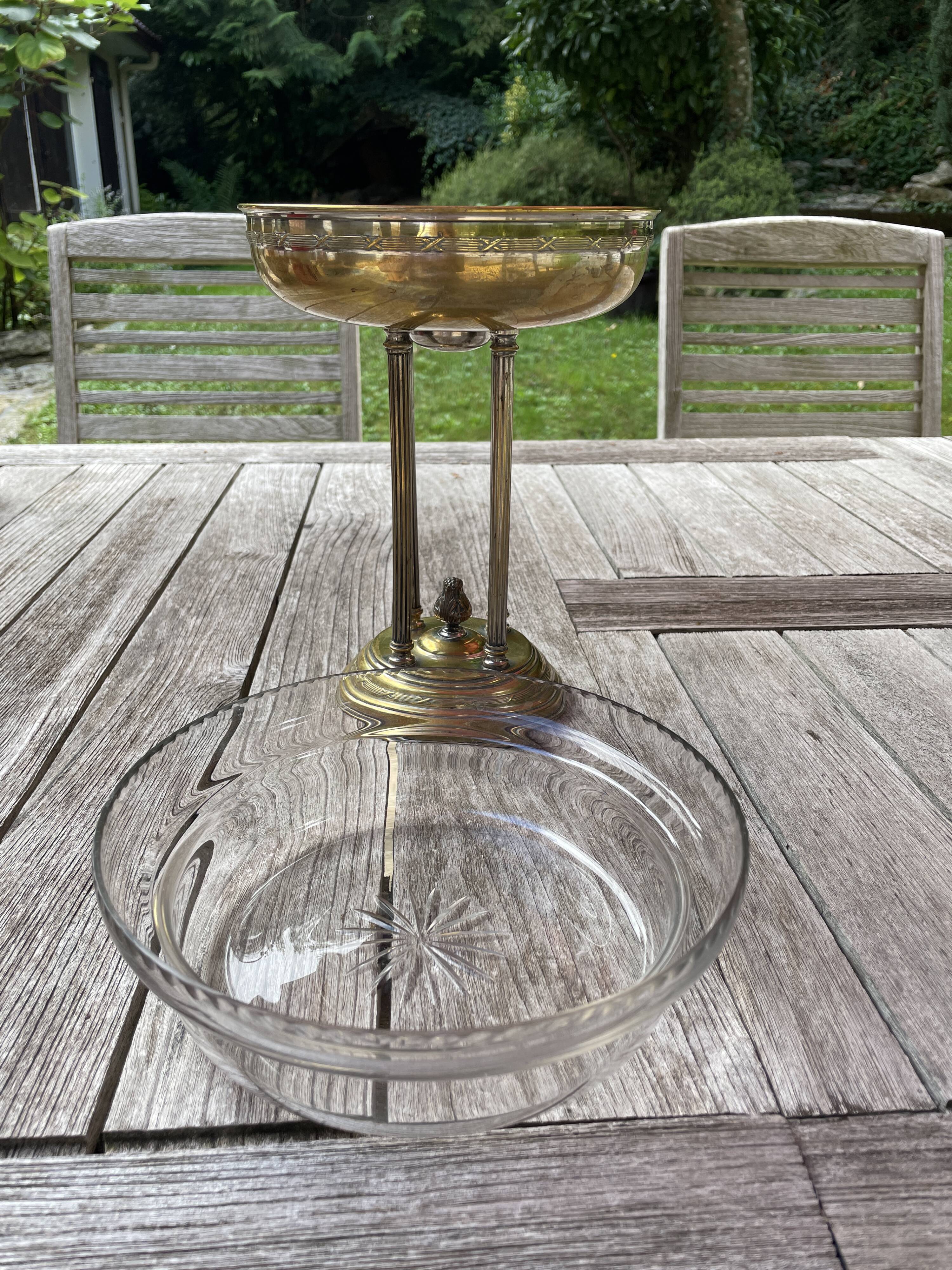Antique Centerpiece Fruit Bowl in Gilded Brass with Fine Chiseled Glass Bowl