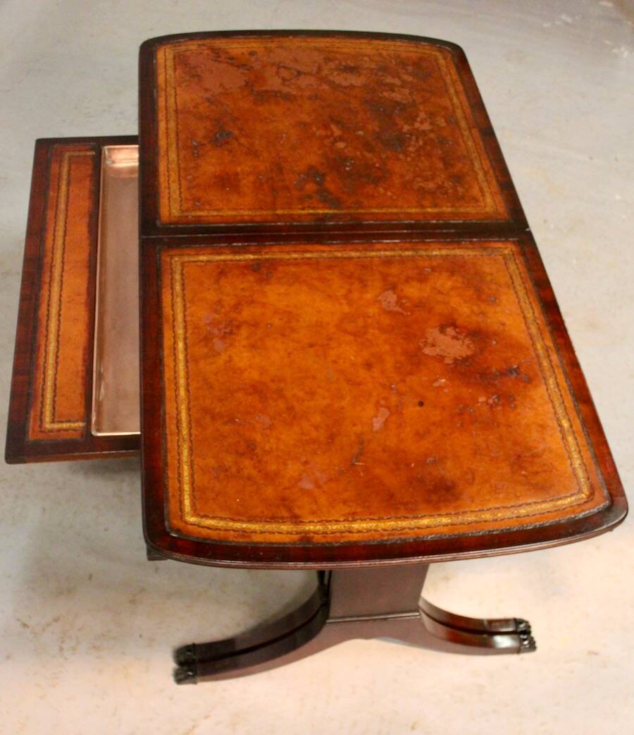 Regency Coffee Table with Extendable Pulls