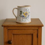 Pichet en faïence décorée – signé Duncan Marais