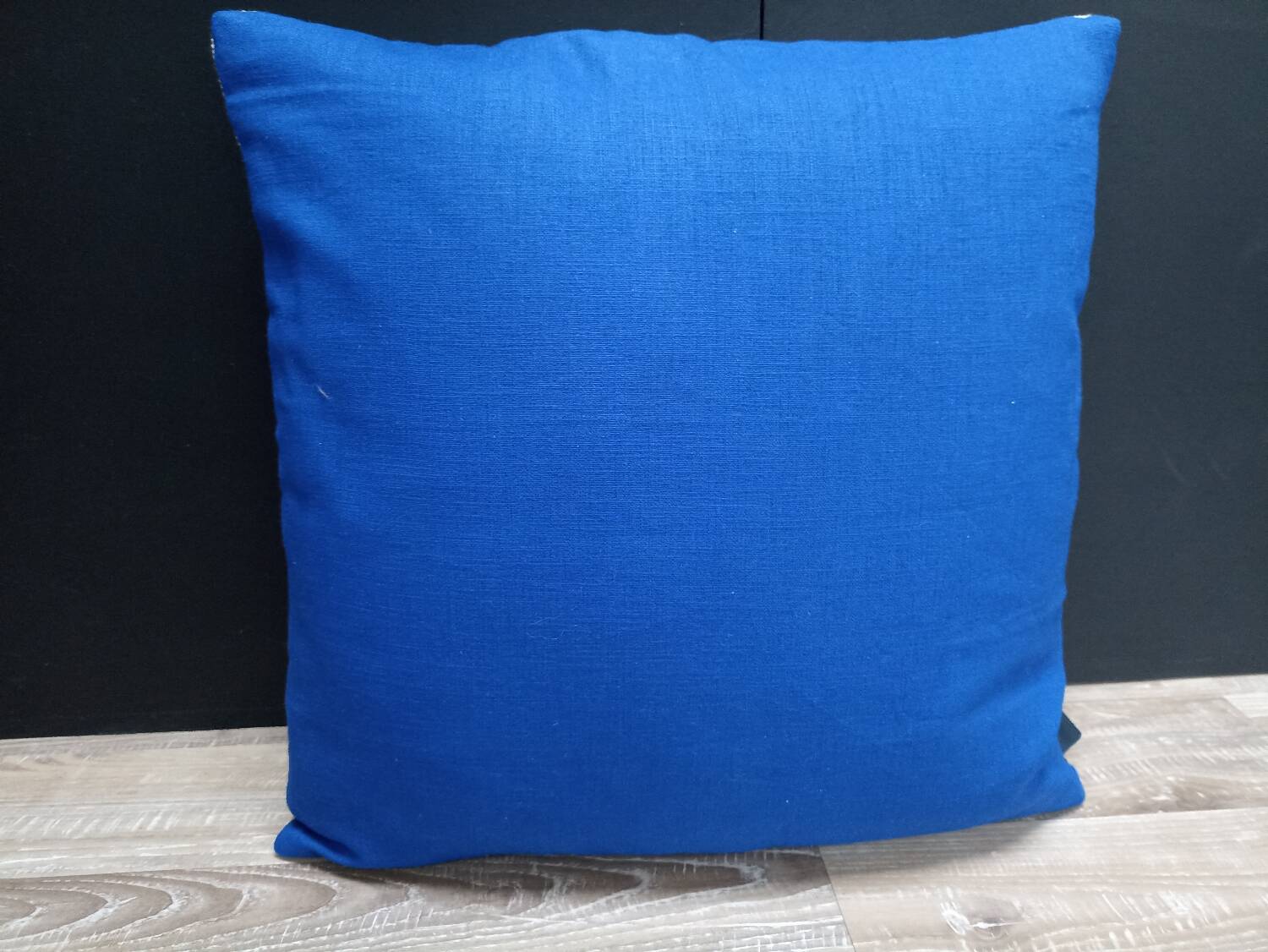 Striped woven cushion 40x40cm